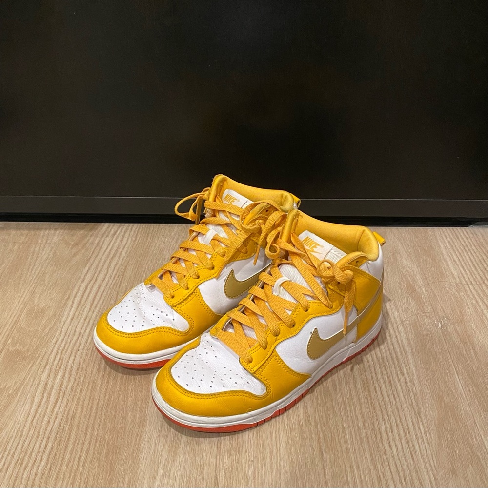 Nike Dunk High University Gold Orange